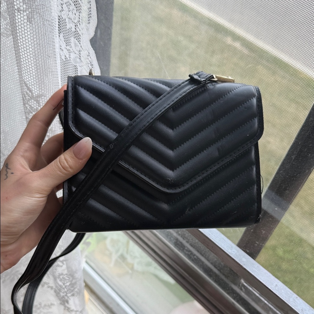 SHEIN Black Chevron Crossbody Bag